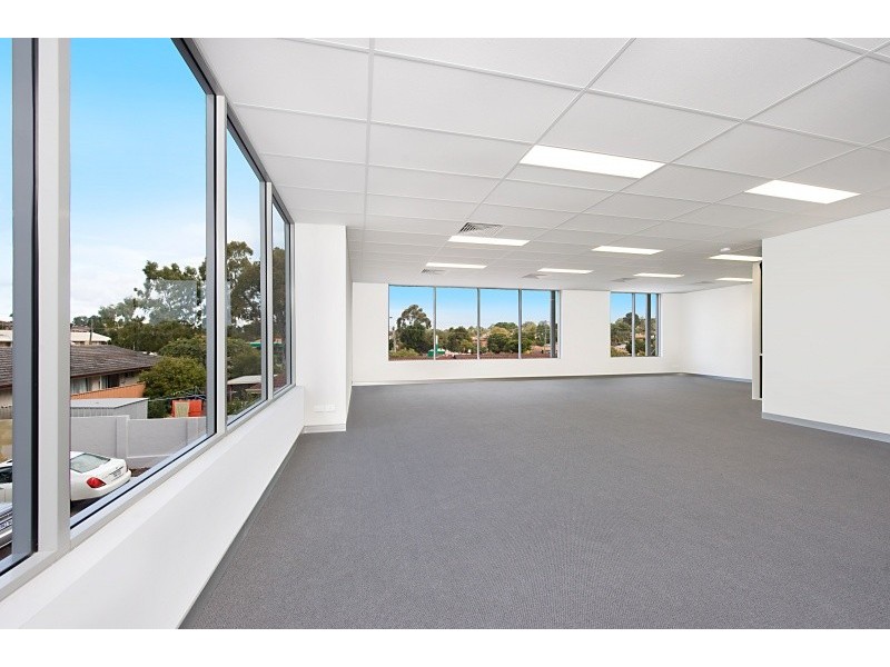 84 Gilbertson Rd, Kardinya WA 6163
