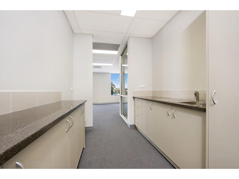 84 Gilbertson Rd, Kardinya WA 6163