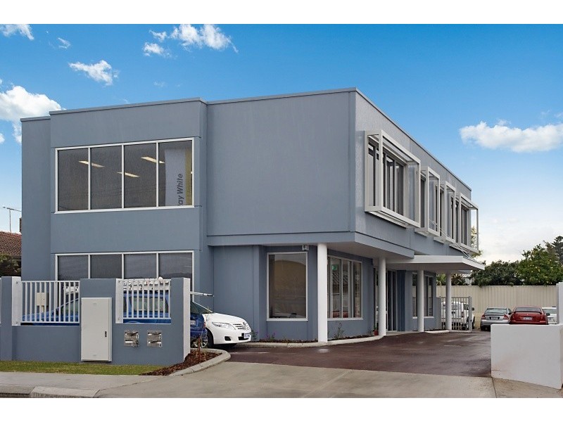 84 Gilbertson Rd, Kardinya WA 6163