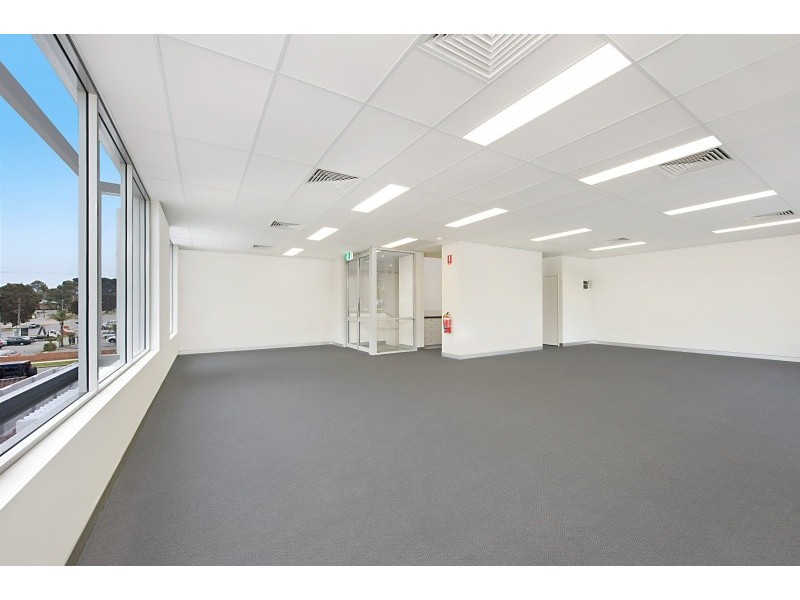 84 Gilbertson Rd, Kardinya WA 6163