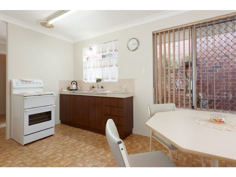 35 Ethelwyn St, Hilton WA 6163