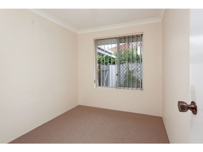 35 Ethelwyn St, Hilton WA 6163
