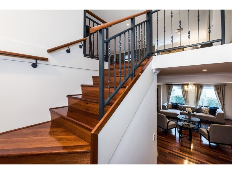 10 Noalimba Crescent, Bateman WA 6150