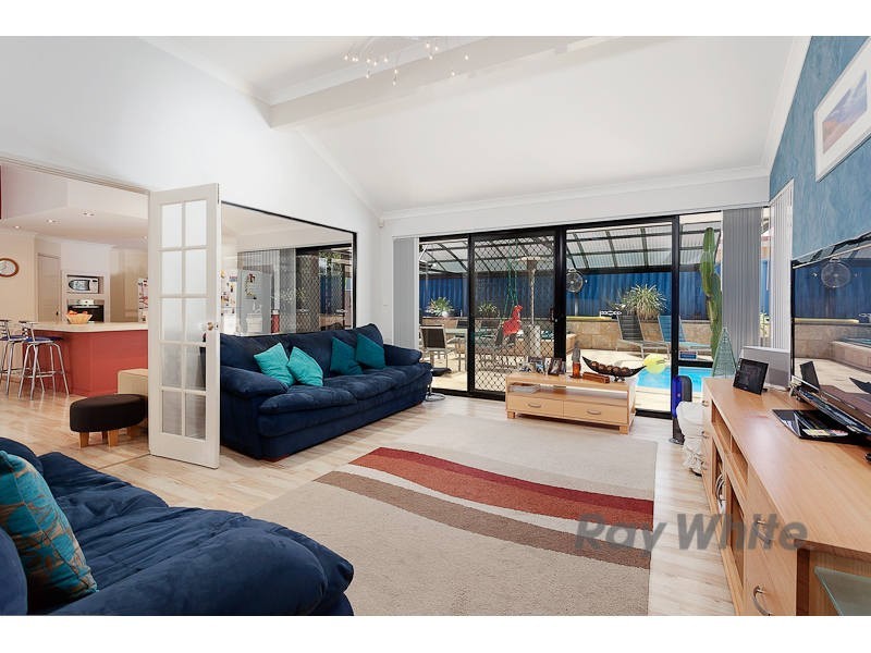 16 Fairmount Close, Bibra Lake WA 6163