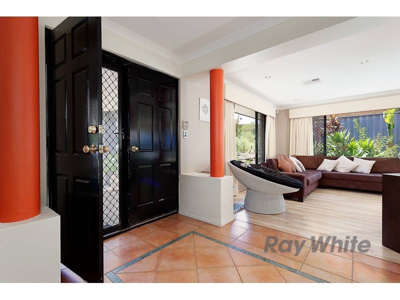 16 Fairmount Close, Bibra Lake WA 6163