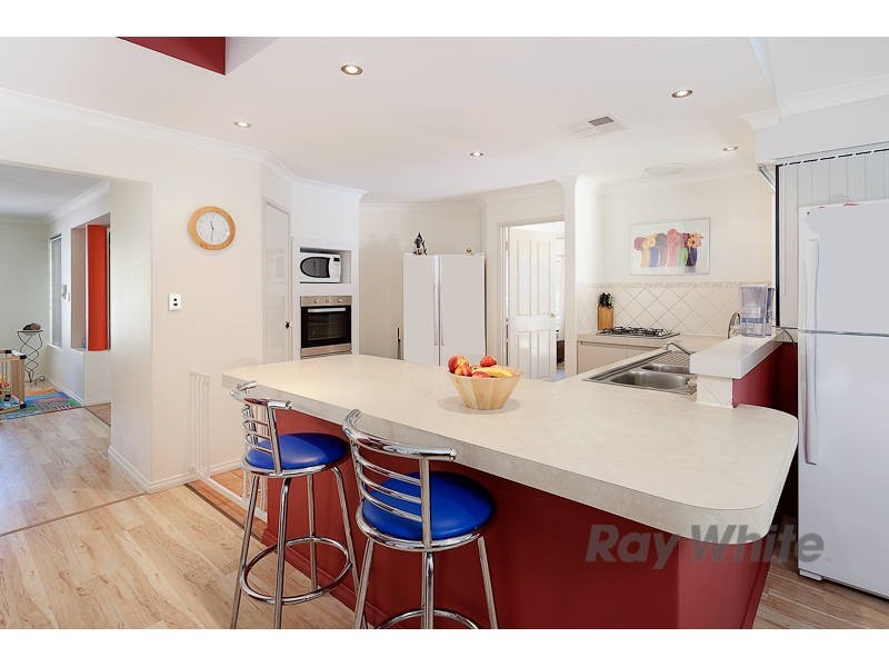 16 Fairmount Close, Bibra Lake WA 6163