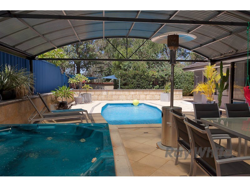 16 Fairmount Close, Bibra Lake WA 6163