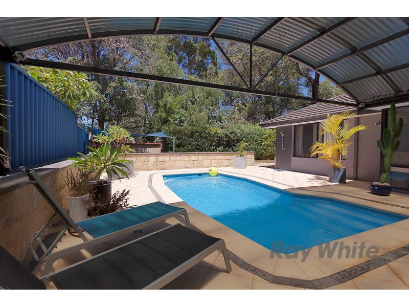 16 Fairmount Close, Bibra Lake WA 6163