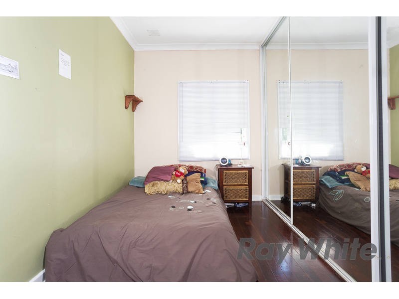 13 Regan Street, Coolbellup WA 6163