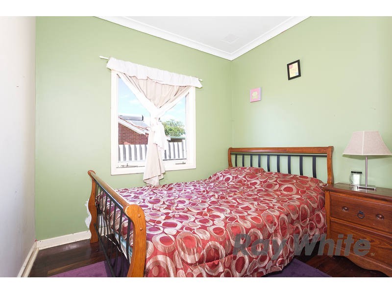 13 Regan Street, Coolbellup WA 6163