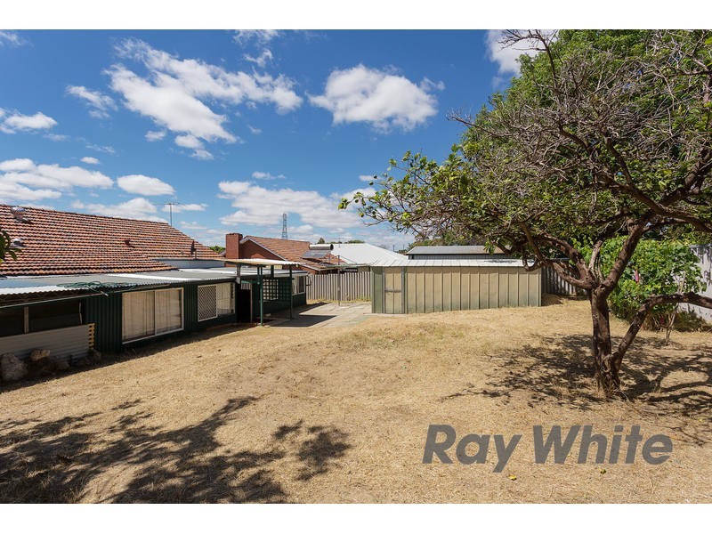 13 Regan Street, Coolbellup WA 6163