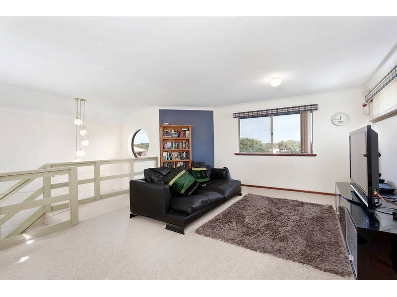 10 Levey Rise, Winthrop WA 6150