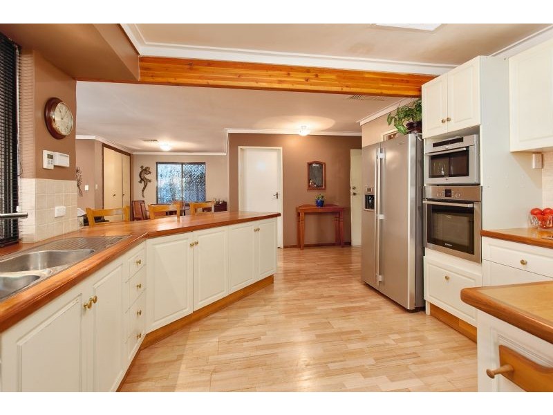 15 Stone Court, Kardinya WA 6163