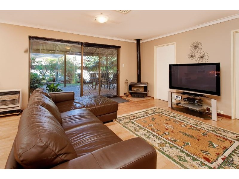 15 Stone Court, Kardinya WA 6163