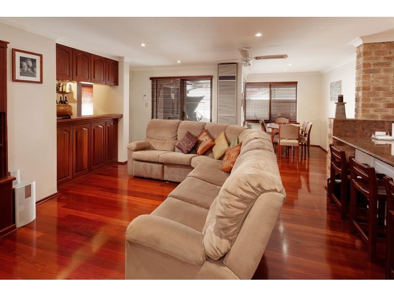 7 Nigel Court, Leeming WA 6149