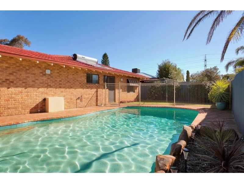 7 Nigel Court, Leeming WA 6149