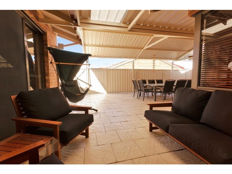 7 Nigel Court, Leeming WA 6149