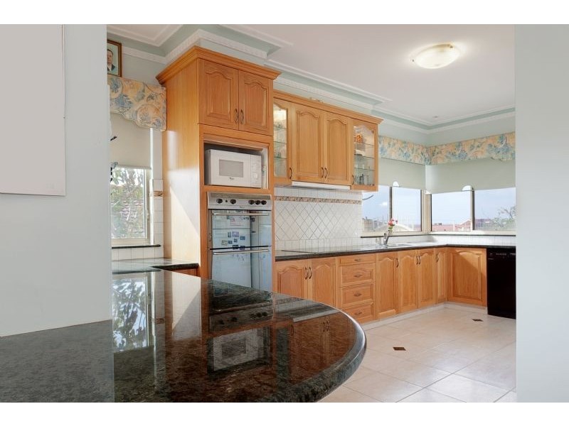 84 Le Souef Dr, Kardinya WA 6163