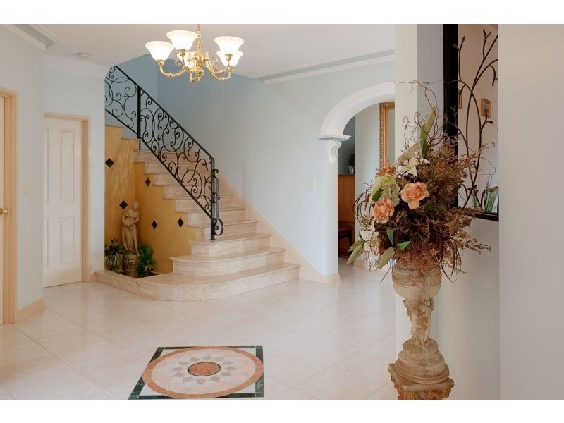 84 Le Souef Dr, Kardinya WA 6163