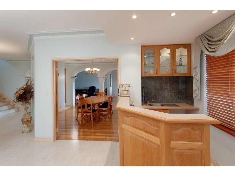 84 Le Souef Dr, Kardinya WA 6163