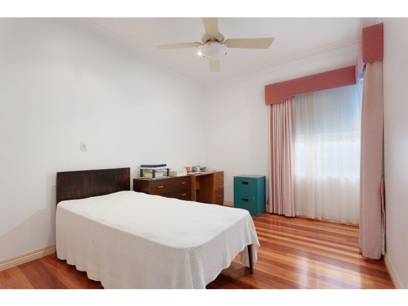 84 Le Souef Dr, Kardinya WA 6163