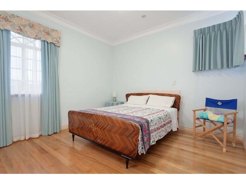 84 Le Souef Dr, Kardinya WA 6163