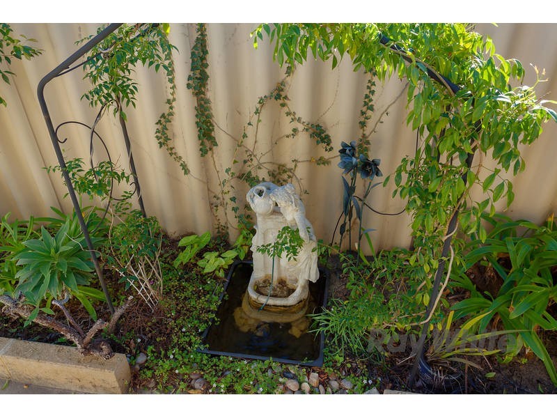 24 Beedelup Loop, Bibra Lake WA 6163