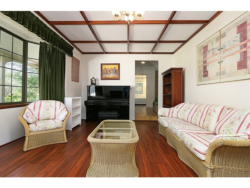 4 Coombs Place, Bateman WA 6150