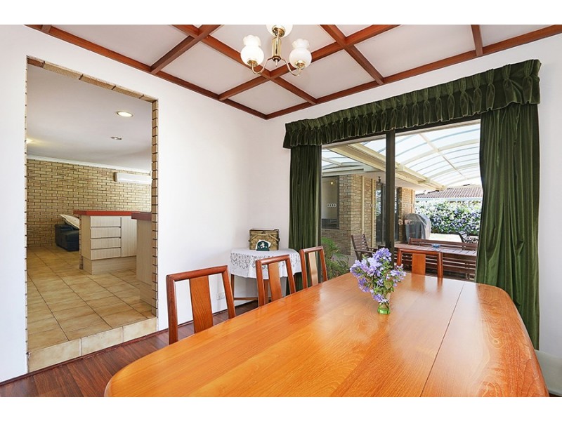 4 Coombs Place, Bateman WA 6150