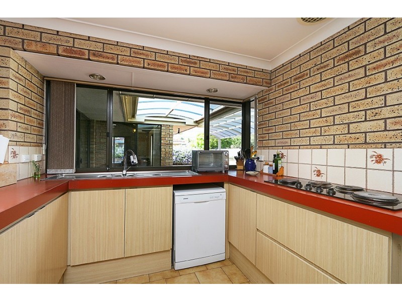 4 Coombs Place, Bateman WA 6150