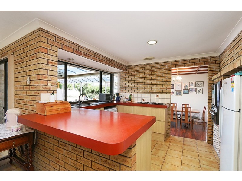 4 Coombs Place, Bateman WA 6150