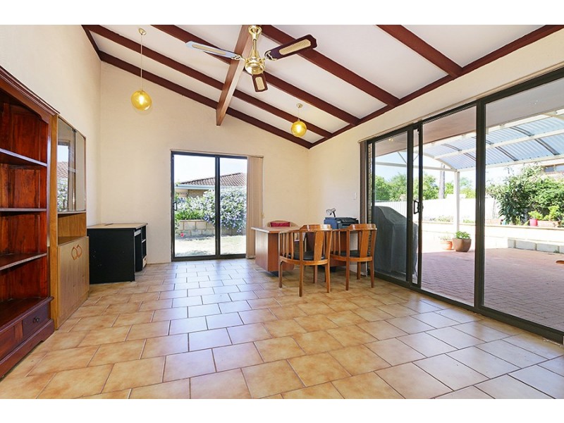 4 Coombs Place, Bateman WA 6150