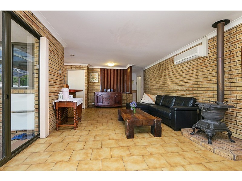 4 Coombs Place, Bateman WA 6150