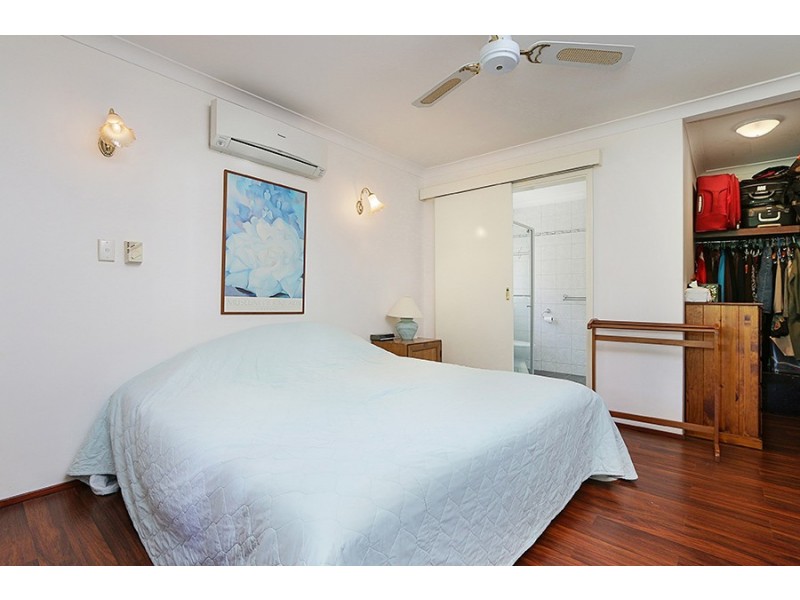 4 Coombs Place, Bateman WA 6150