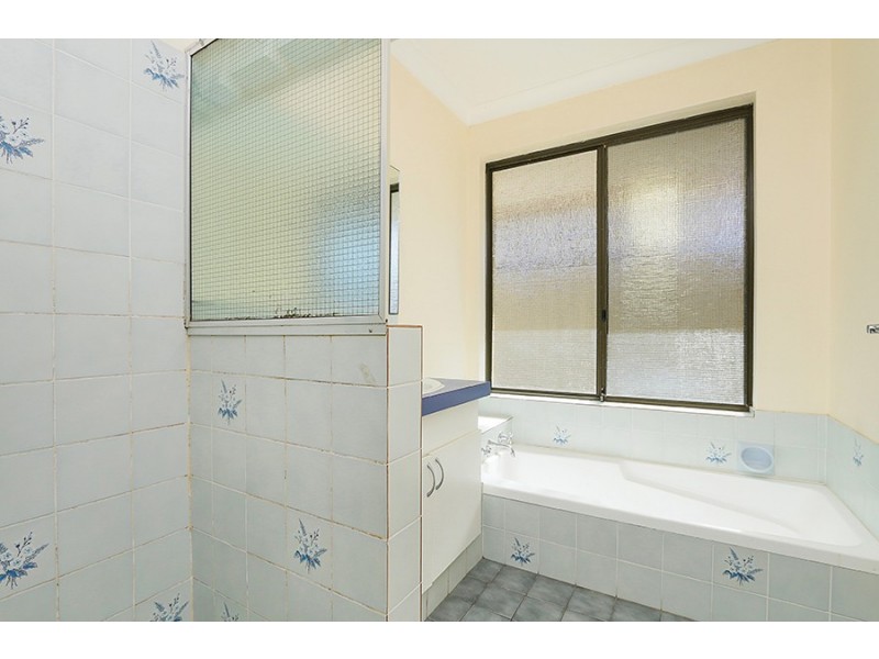 4 Coombs Place, Bateman WA 6150