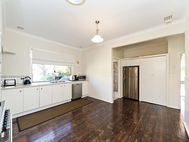 1 Holmes Place, Hilton WA 6163