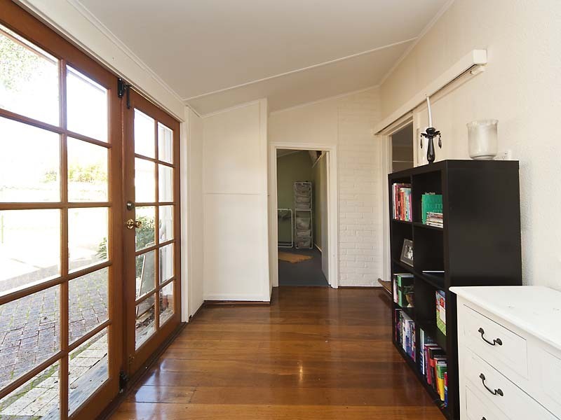 1 Holmes Place, Hilton WA 6163