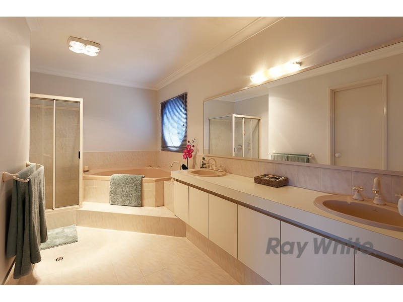 9 Ross Rd, Kardinya WA 6163