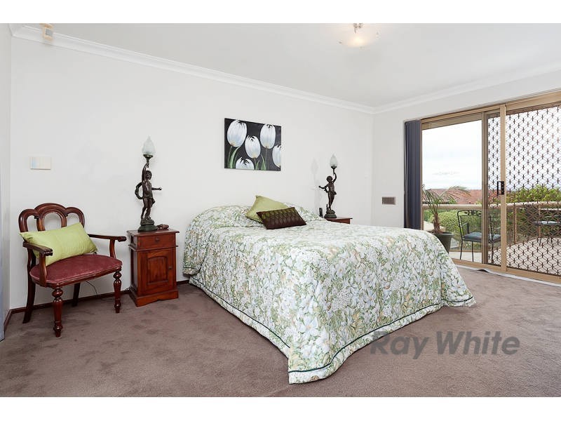 9 Ross Rd, Kardinya WA 6163