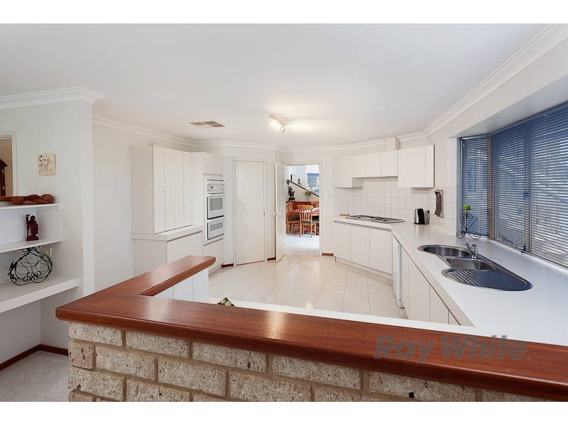 9 Ross Rd, Kardinya WA 6163
