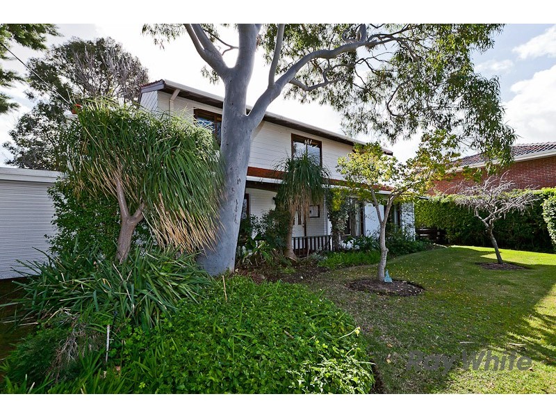 10 Bellairs Rd, Kardinya WA 6163