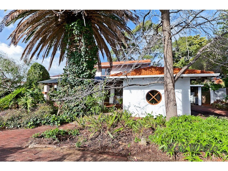 10 Bellairs Rd, Kardinya WA 6163