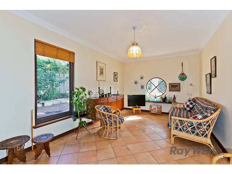 10 Bellairs Rd, Kardinya WA 6163