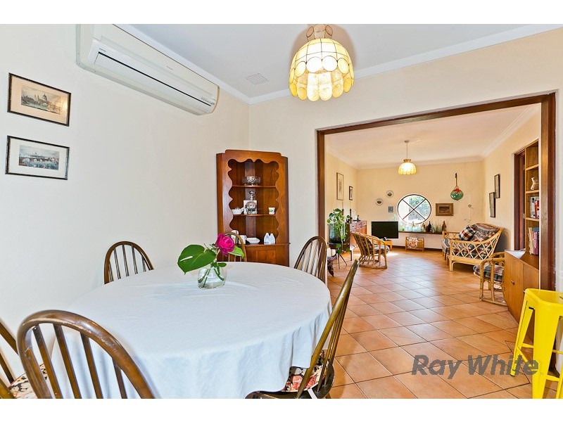 10 Bellairs Rd, Kardinya WA 6163