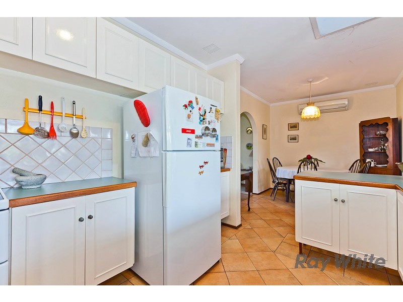 10 Bellairs Rd, Kardinya WA 6163