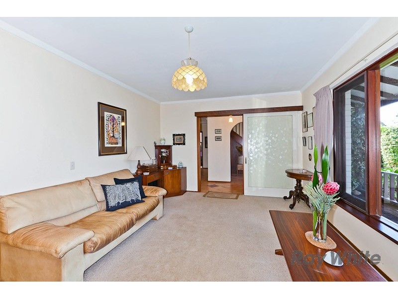 10 Bellairs Rd, Kardinya WA 6163