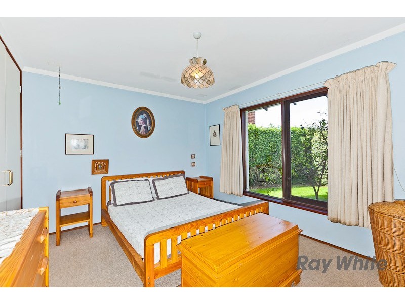 10 Bellairs Rd, Kardinya WA 6163