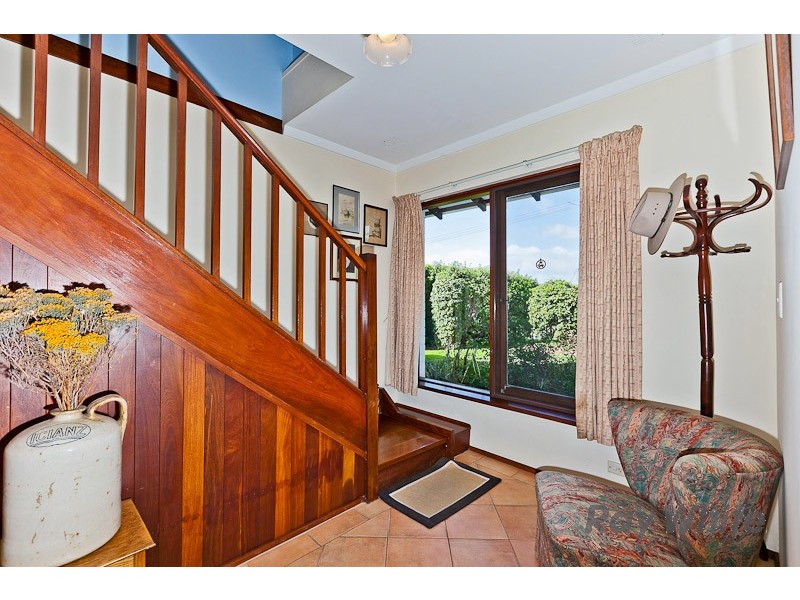 10 Bellairs Rd, Kardinya WA 6163