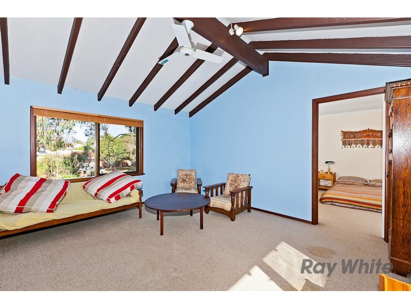 10 Bellairs Rd, Kardinya WA 6163