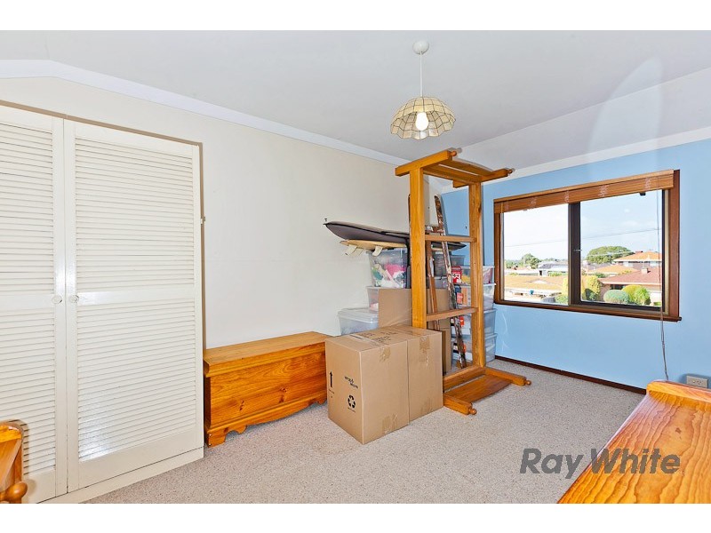 10 Bellairs Rd, Kardinya WA 6163